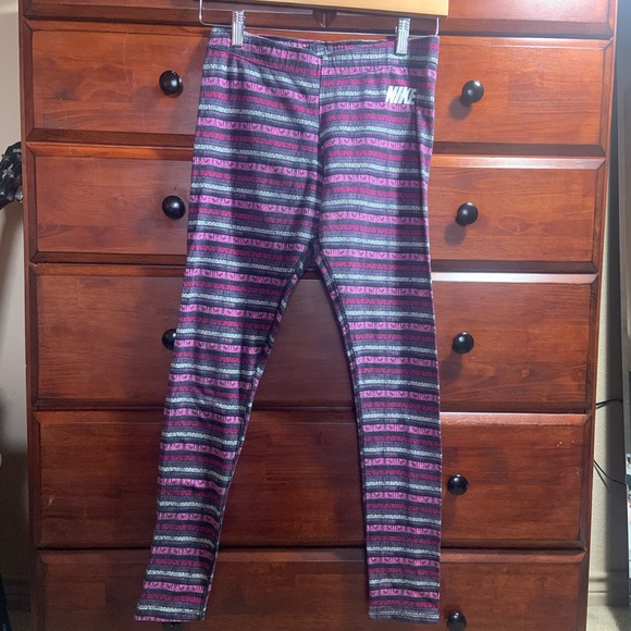Nike - purple leggings - medium - never worn - Picture 1 of 2